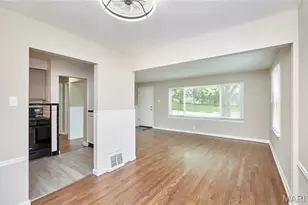 10147 Jepson Dr, Saint Louis, MO 63137 - Photo 6