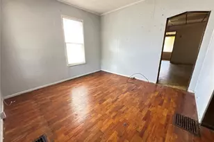 1218 Walnut St, Hannibal, MO 63401 - Photo 2