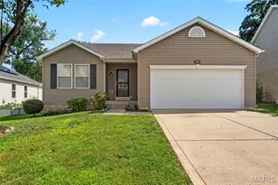 549 Rifle Ridge Dr, Wentzville, MO 63385 - Photo 1