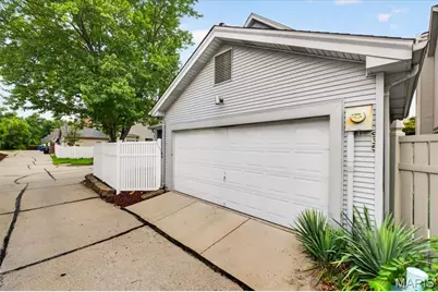 935 Barnard College Lane, Saint Louis, MO 63130 - Photo 38