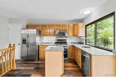 2105 Butterfield Court, Maryland Heights, MO 63043 - Photo 4