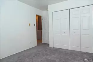 7639 Hazelcrest Dr, Hazelwood, MO 63042 - Photo 10
