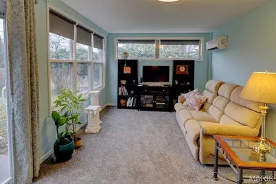 501 Larsen Lane, Saint Louis, MO 63126 - Photo 4