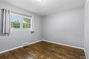 305 Amend Dr, Saint Louis, MO 63129 - Photo 8