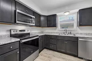 12598 Chardin Pl, Saint Louis, MO 63128 - Photo 20