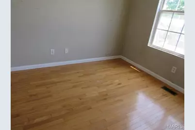 2801 Calvert Avenue, Overland, MO 63114 - Photo 10