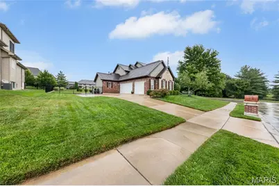 100 Sunnybrooke Estates Court, Dardenne Prairie, MO 63368 - Photo 4