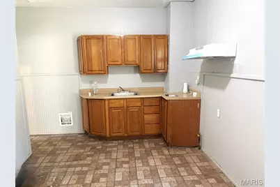 605 Fremont Avenue, Saint Louis, MO 63147 - Photo 2