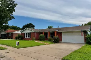 2701 Headland Dr, Saint Charles, MO 63301 - Photo 2