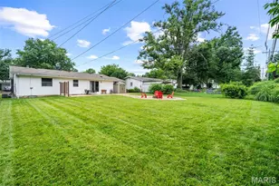 751 Carriage Ln, Hazelwood, MO 63042 - Photo 38
