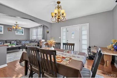 945 Regina Avenue, Saint Louis, MO 63125 - Photo 8
