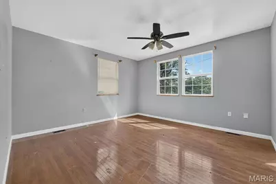 945 Regina Avenue, Saint Louis, MO 63125 - Photo 36