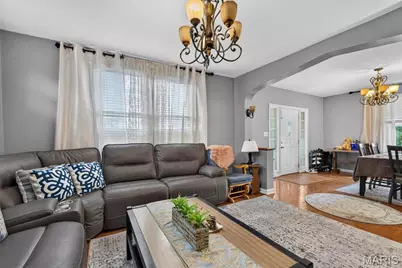 945 Regina Avenue, Saint Louis, MO 63125 - Photo 10