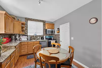 945 Regina Avenue, Saint Louis, MO 63125 - Photo 12