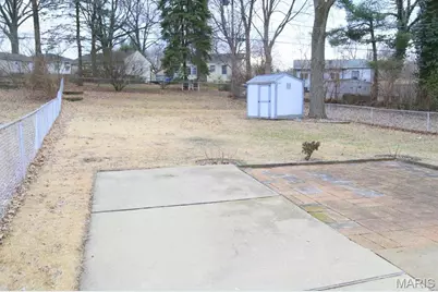 840 Pershall Road, Florissant, MO 63031 - Photo 6