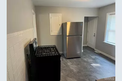 840 Pershall Road, Florissant, MO 63031 - Photo 10