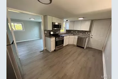 324 Ames Place, Ferguson, MO 63135 - Photo 2