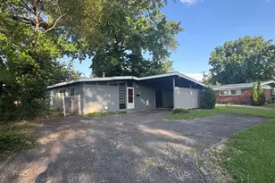 6736 Bitteroot Ln, Berkeley, MO 63134 - Photo 1
