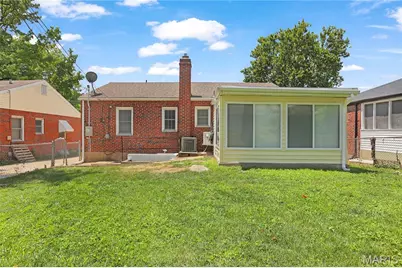1542 N Hanley Road, University City, MO 63130 - Photo 22