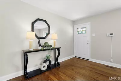 1542 N Hanley Road, University City, MO 63130 - Photo 2