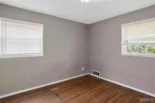 10507 Renfrew Dr, Saint Louis, MO 63137 - Photo 8