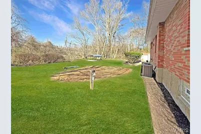 3755 Park Crest Drive, Saint Louis, MO 63125 - Photo 18