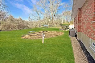 3755 Park Crest Dr, Saint Louis, MO 63125 - Photo 18