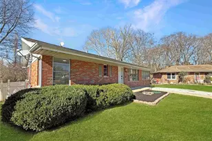 3755 Park Crest Dr, Saint Louis, MO 63125 - Photo 2