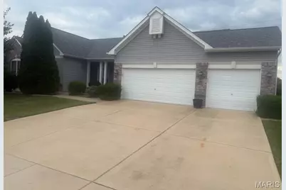 4425 Millcroft Drive, Saint Charles, MO 63304 - Photo 2