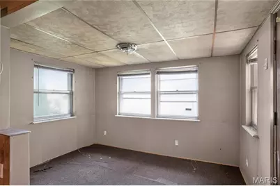 1434 Comet Drive, Saint Louis, MO 63137 - Photo 8