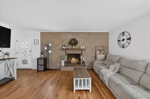 10809 Ridgecrest Dr, Saint Ann, MO 63074 - Photo 4