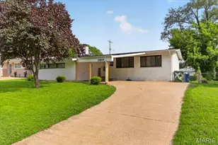 10809 Ridgecrest Dr, Saint Ann, MO 63074 - Photo 2