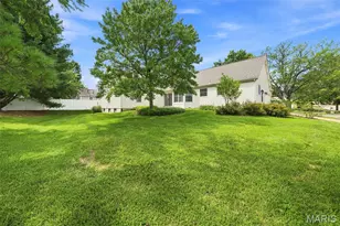 2098 7 Oaks Dr, Saint Charles, MO 63303 - Photo 30