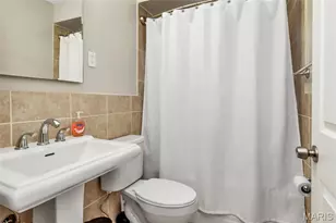 7553 Buckingham Dr, Clayton, MO 63105 - Photo 16