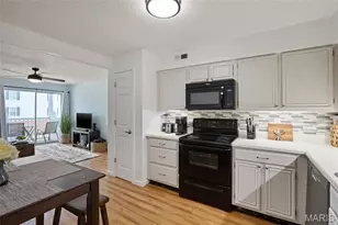 4531 Little Rock Rd, Saint Louis, MO 63128 - Photo 10
