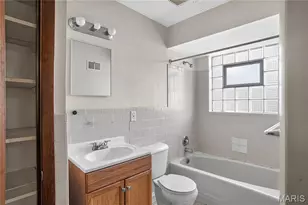550 Monceau Dr, Ferguson, MO 63135 - Photo 12