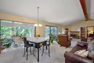 1604 Creightonwood Ct, High Ridge, MO 63049 - Photo 4