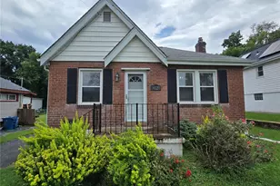10220 Niblic Dr, Overland, MO 63114 - Photo 1