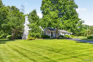 13231 Thornhill Dr, Town and Country, MO 63131 - Photo 4