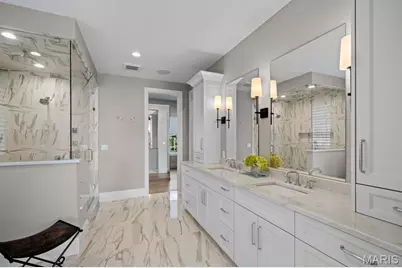 321 N Forsyth Boulevard, Clayton, MO 63105 - Photo 30