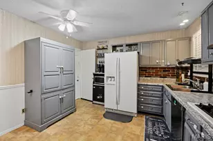 719 Waterfall Dr, Florissant, MO 63034 - Photo 18