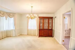 9402 Pine Ave, Brentwood, MO 63144 - Photo 8