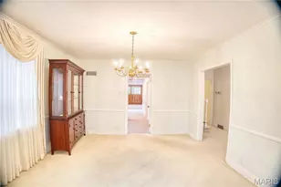 9402 Pine Ave, Brentwood, MO 63144 - Photo 10