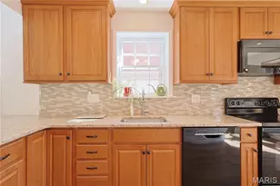 9402 Pine Ave, Brentwood, MO 63144 - Photo 22