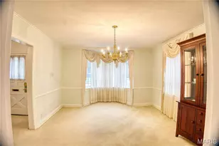 9402 Pine Ave, Brentwood, MO 63144 - Photo 10