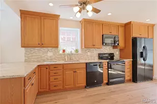 9402 Pine Ave, Brentwood, MO 63144 - Photo 18