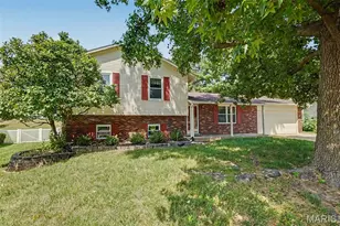 2215 Graystone Dr, Saint Charles, MO 63303 - Photo 4