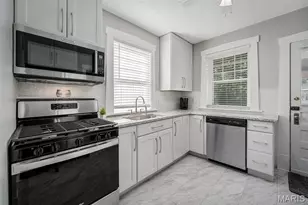 7370 Carleton Ave, University City, MO 63130 - Photo 6