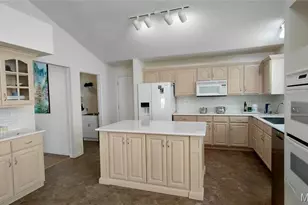 15234 Brightfield Manor Dr, Chesterfield, MO 63017 - Photo 8