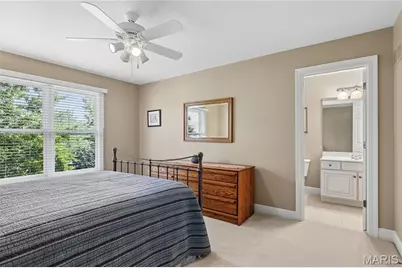 2900 Trafalgar Drive, Town and Country, MO 63131 - Photo 28
